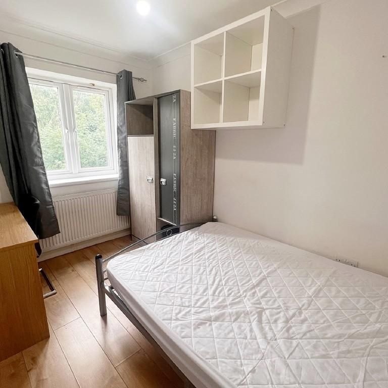 5 bedroom detached house to rent - Photo 1