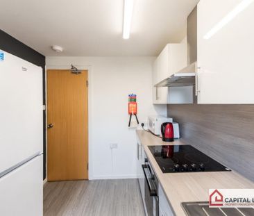 4 bedroom terraced house to rent - Photo 4