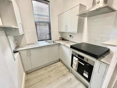 1 bedroom flat to rent - Photo 2