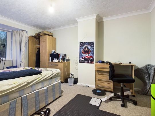 4 bedroom semi-detached house to rent - Photo 1