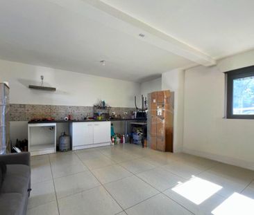 Location Maison 3 pièces 66m² LA RIVIERE 97421 - Photo 2