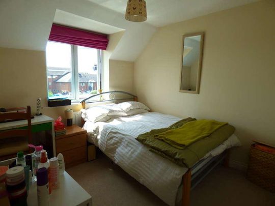 Student Property, Baxendale Road, PO19 - Photo 1