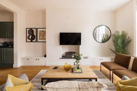 2 Bed Flat, Flood Street, SW3 - Photo 3