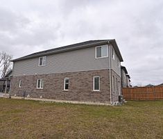 Detached Home For Lease | X8106526 - Photo 2