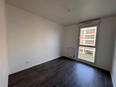 Location Appartement 3 pièces 65m² - Photo 2