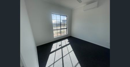 4 bedroom beautifully designed home - Photo 3