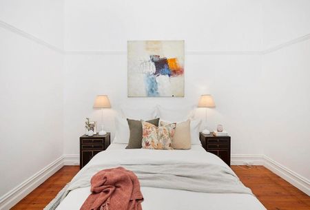 Charming Victorian Cottage with Modern Comforts in Premier Abbotsford Pocket - Photo 3