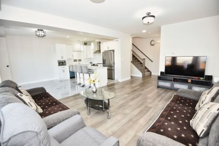 For Lease - 107 Byers Street, London South, Ontario - Photo 4