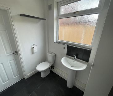 3 bedroom end of terrace house to rent - Photo 6