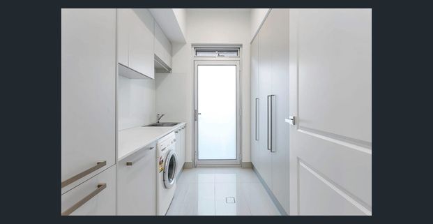 Large and stunning 3 bed family home + office! - Photo 1