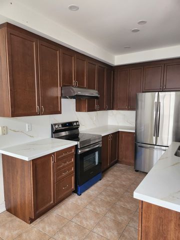 For Lease - 3704 Bloomington Crescent, Mississauga, Ontario - Photo 4