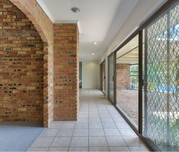 6 Errogie Place, Fig Tree Pocket QLD 4069 - House For Rent | Domain - Photo 3