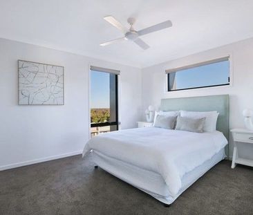 NEW TOWNHOUSE IN MANLY WEST - Photo 6