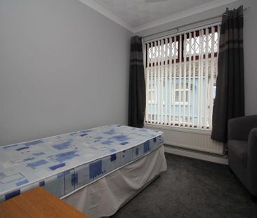 3 bedroom terraced house to rent - Photo 5