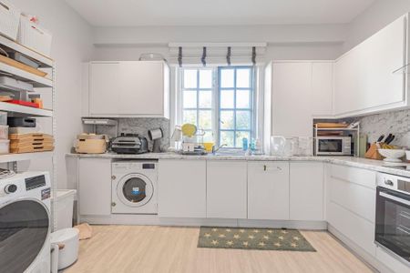 3 bedroom apartment to rent - Photo 4