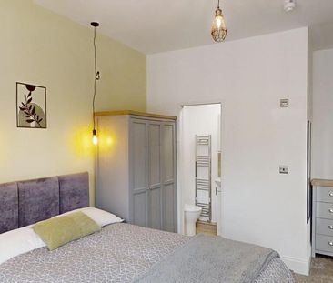 10 bedroom terraced house to rent - Photo 3