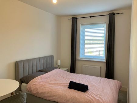 Room in a Shared House, Bradford Road, M40 - Photo 3