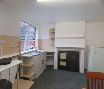 3 bedroom apartment to rent - Photo 4