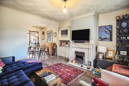 3 bedroom semi-detached house to rent - Photo 3