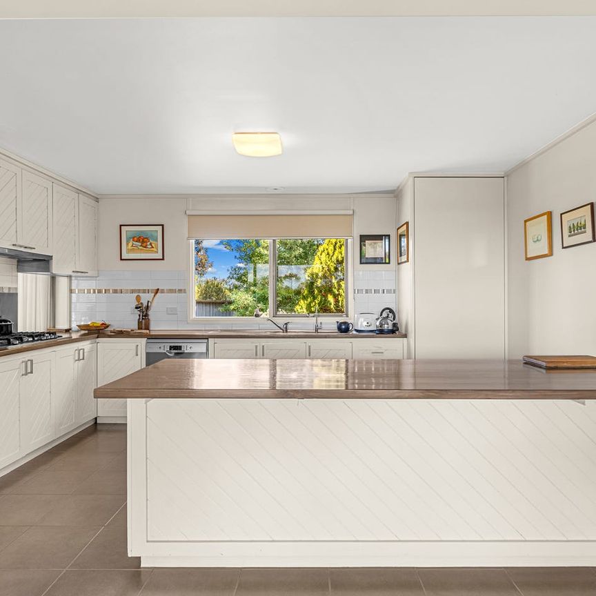 5 Edmund Court, Kangaroo Flat, Vic 3555 - Photo 1