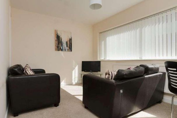Carmel Court, Holland Road, Manchester, M8 - Photo 1