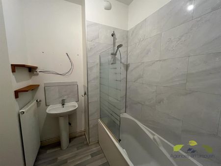 Location Appartement 3 pièces 80m² ST LEONARD DE NOBLAT 87400 - Photo 5