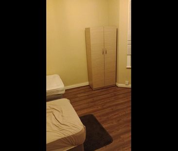 Room in a Shared House, Waltham Forest, E10 - Photo 1