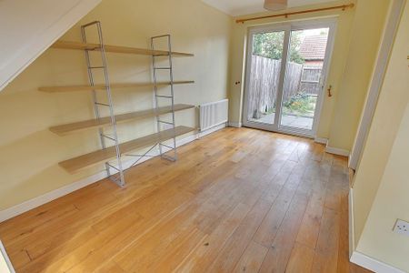 2 bedroom terraced house to rent - Photo 2