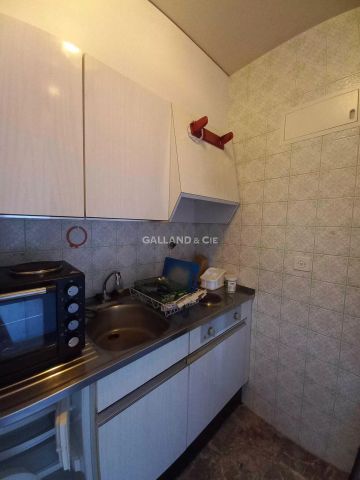Studio meublé au rez supérieur. - Foto 2