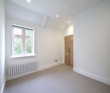 A beautiful home situated within the original gatehouse of Bears Ra... - Photo 6