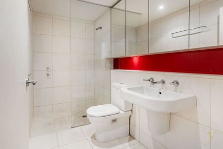 Portico | Unfurnished High Level One Bedroom Apartment - Photo 5
