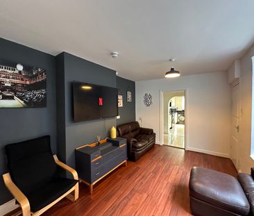 6 bedroom house - Photo 1