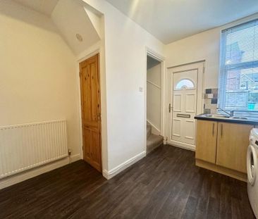 2 bedroom terraced house to rent - Photo 3