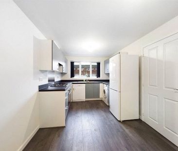 3 Bed Terraced House, Whit Lane, M6 - Photo 3