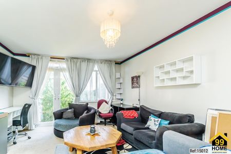 2 bed Flat in Marlborough Court Croydon Road, Westerham, TN16 1EU - Photo 3