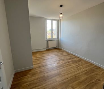 Location Appartement 3 pièces 59m² ST DENIS DE CABANNE 42750 - Photo 3