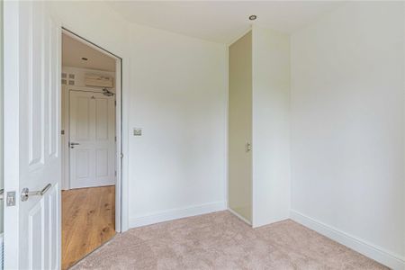 1 bed Flat for rent - Photo 2