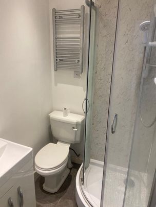 Studio Flat, Quadrant Road, CR7 - Photo 1