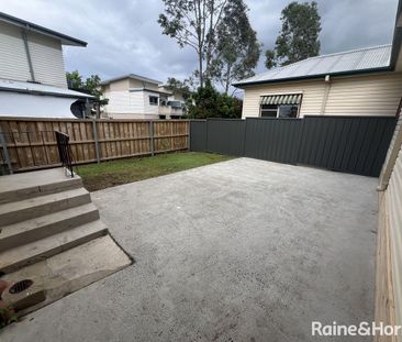 Convenient & Comfortable Living in Bomaderry - Photo 2