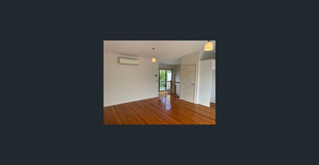 Unbeatable location - Photo 1