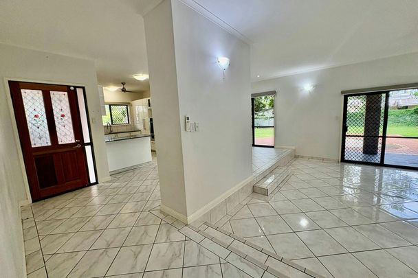 NEAT & COMFORTABLE - Photo 1