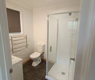 Newly renovated fully self-contained studio - Photo 4