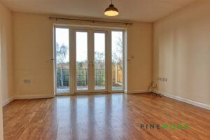 3 BEDROOM House - Semi-Detached - Photo 2