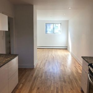 Studio contemporain à louer, chauffé incluant 5 électros. - Photo 2