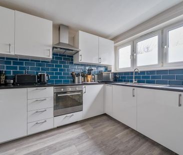 2 bedroom maisonette to rent - Photo 4