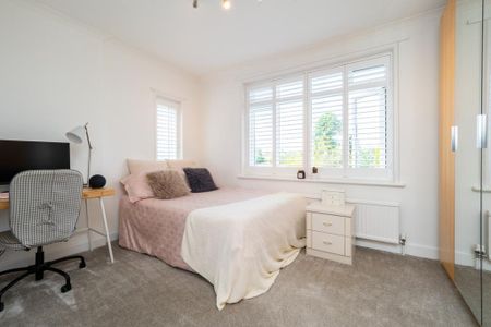 5 bedroom detached house to rent - Photo 2