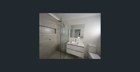 Executive Style Villa in North - Photo 5