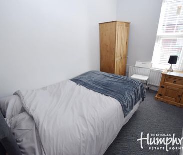 5 bedroom terraced house to rent - Photo 1