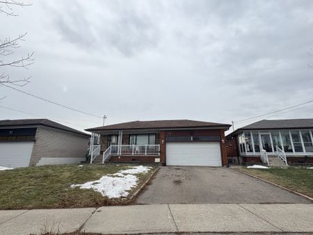 For Lease - Upstair 10 Laskay Crescent, Toronto, Ontario - Photo 5