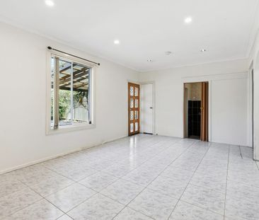 Versatile dual-living home - Photo 6